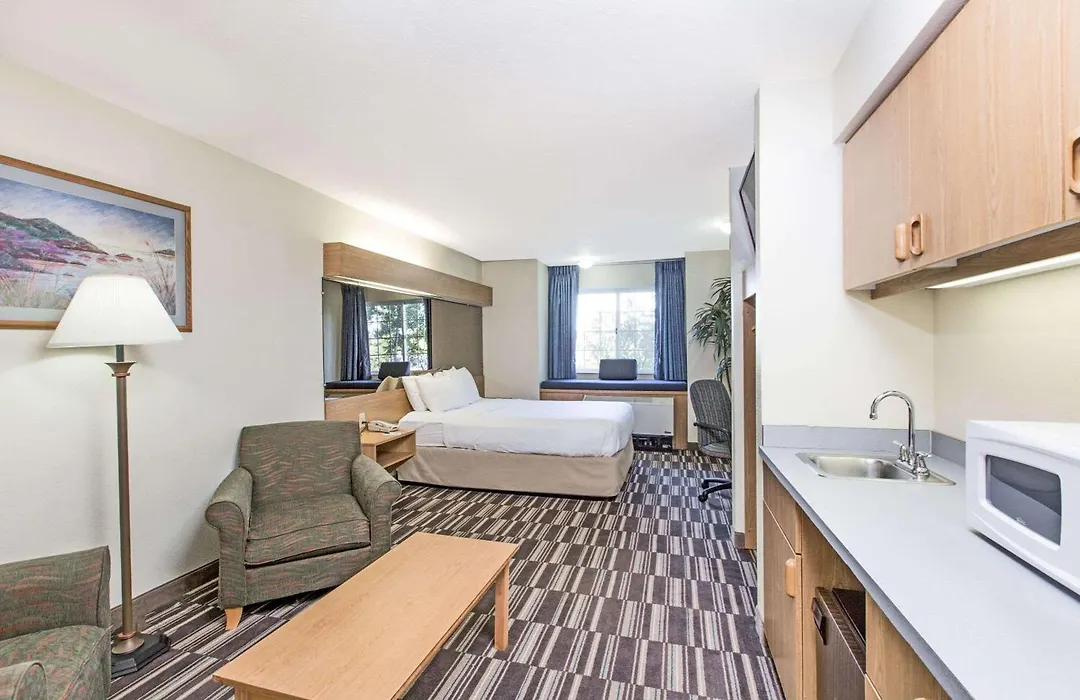 Baymont Inn & Suites By Wyndham Anchorage Airport-1